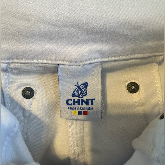 White Colombian Jeans - Picture 5 of 5